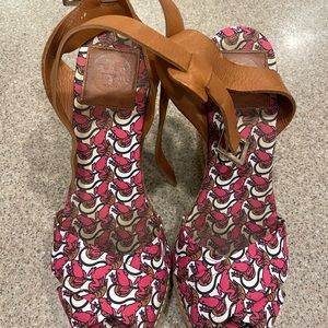 Tory Burch pink frog heels